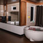 Tokyo Massage Nha Trang bathtub